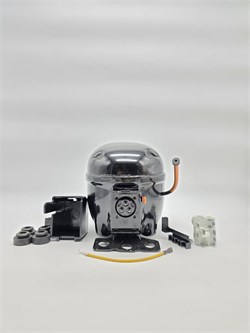 C00647812-УЦ (крепление деформирована(погнута)) Компрессор в сборе S100CY1 (170W) для холодильника Indesit Ariston C00647812-УЦ