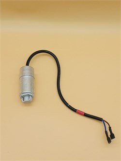 Конденсатор-б/у пусковой 4uF 450VAC 50/60Hz RTS17476000008532142-бу - фото 808988